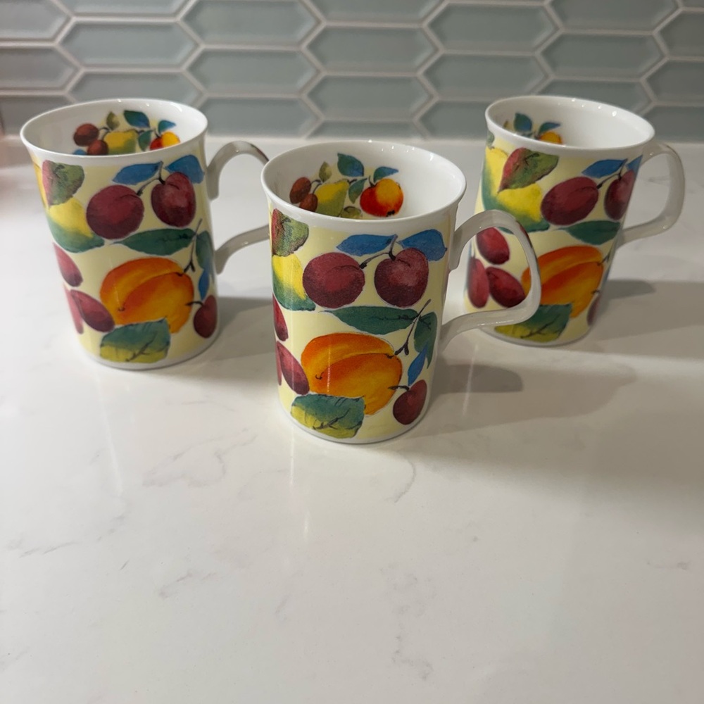 Roy Kirkham Fine Bone China mugs (3)